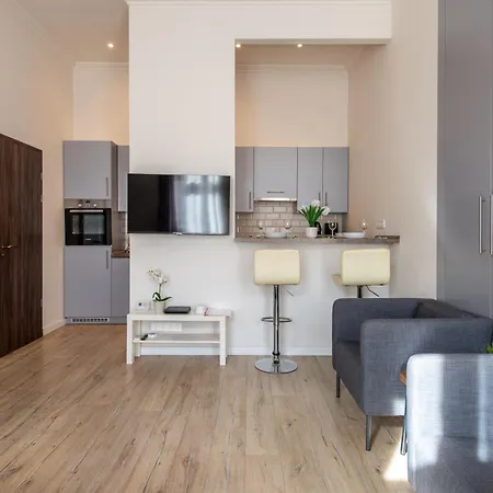 Apartment Paulay Ede Street Dual Ac, Elevator *