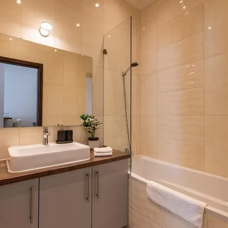 Paulay Ede Street Dual Ac, Elevator Apartment *